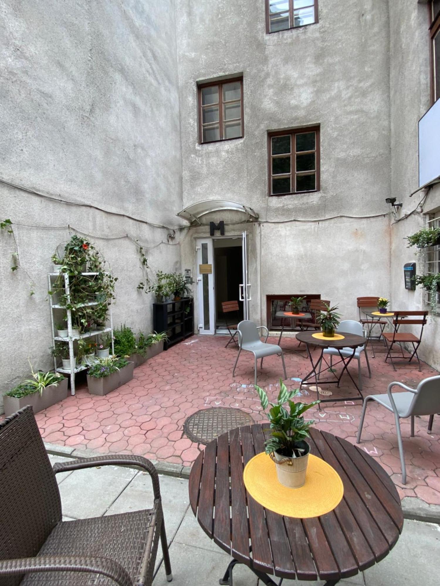 Art Inn Space Краків Екстер'єр фото